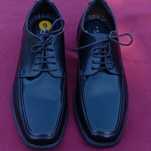 VAN HEUSEN EMMETT Men's Memory Foam Black Dress Shoe- 8M